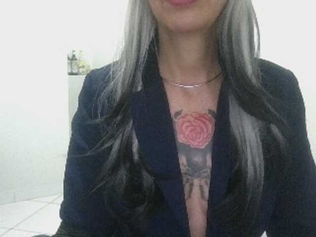 FireMilfy live cam on BongaCams