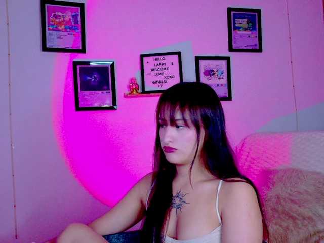 le modèle nathaliaramirez777 est en webcam porno dans un show sur le site bongacams, il possède les tags suivants: Latino/Hispanic,Redhead,Shaved