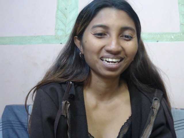 Rjennie live cam on BongaCams