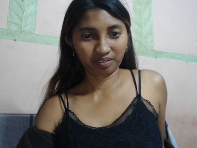 Rjennie live cam on BongaCams