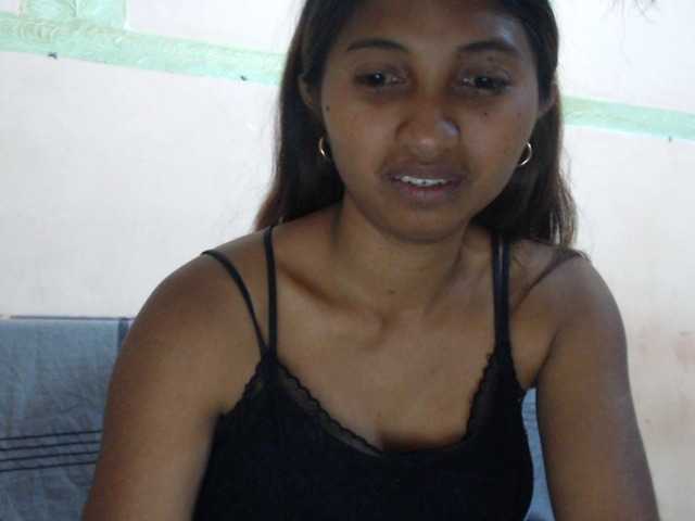 Rjennie live cam on BongaCams