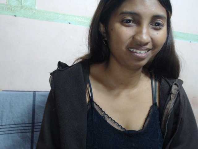 Rjennie live cam on BongaCams