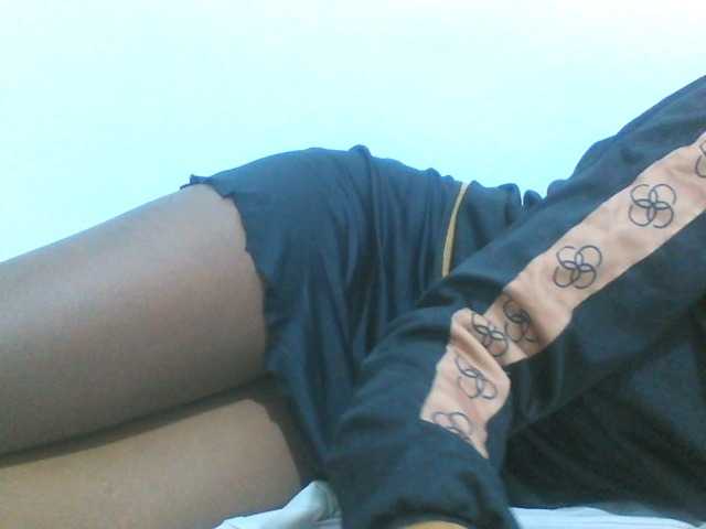 Sweetpie50 live cam on BongaCams