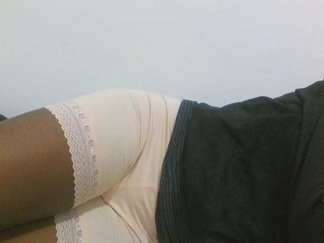 Sweetpie50 live cam on BongaCams