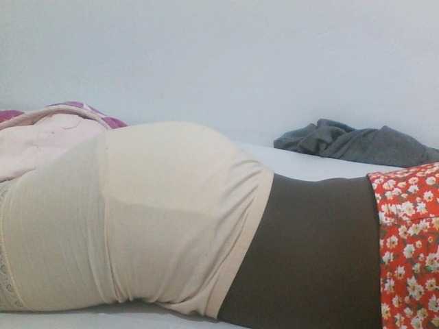 Sweetpie50 live cam on BongaCams