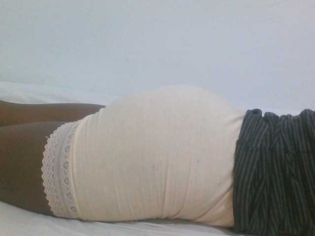 Sweetpie50 live cam on BongaCams