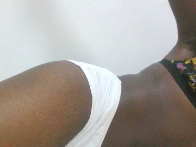 Sweetpie50 live cam on BongaCams