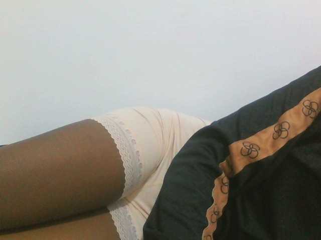 Sweetpie50 live cam on BongaCams