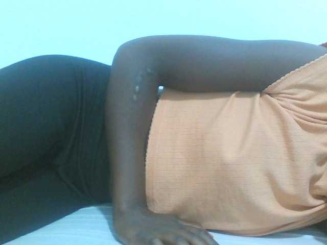 Sweetpie50 live cam on BongaCams