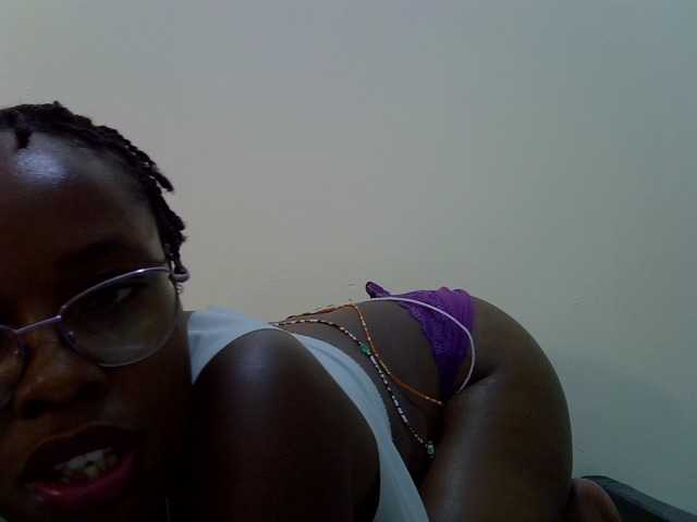 Beatyboo live cam on BongaCams