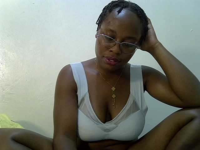 Beatyboo live cam on BongaCams