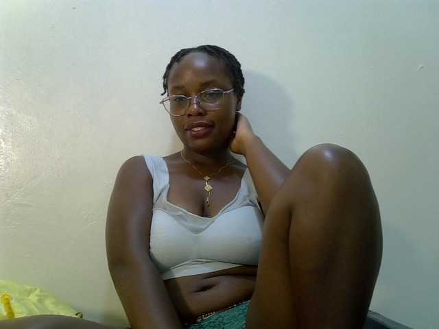 Beatyboo live cam on BongaCams