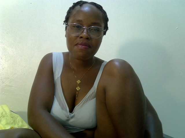 Beatyboo live cam on BongaCams
