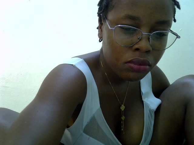 Beatyboo live cam on BongaCams