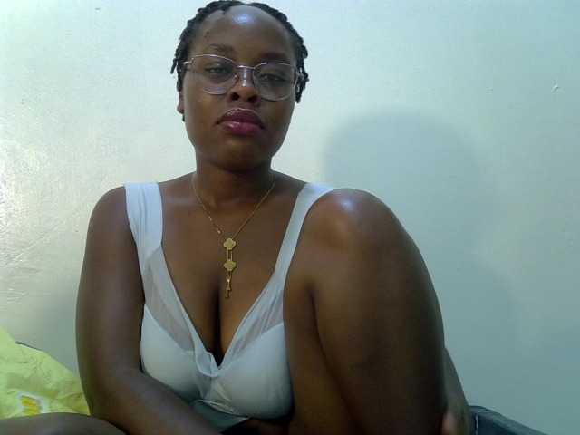 Beatyboo live cam on BongaCams