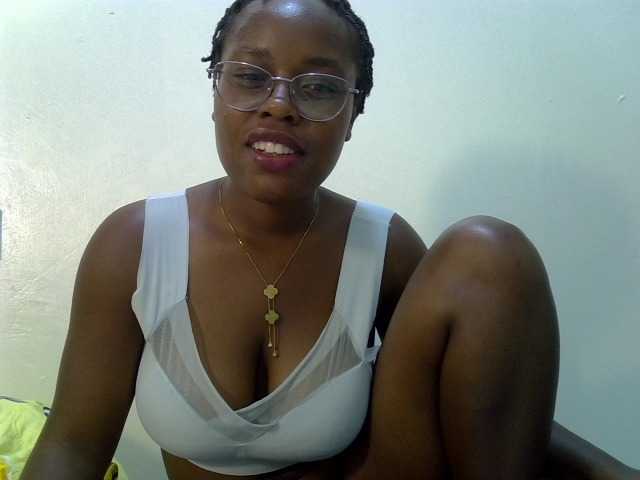 Beatyboo live cam on BongaCams