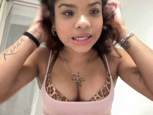 lovestxlla live cam on BongaCams