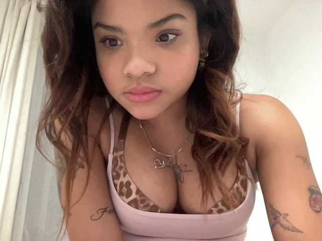 lovestxlla live cam on BongaCams