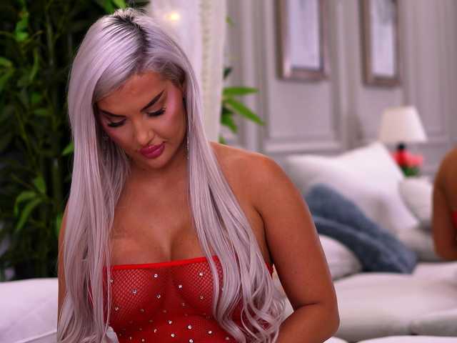 RoseDolll live cam on BongaCams