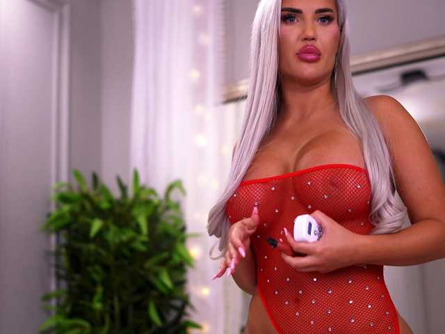 RoseDolll live cam on BongaCams