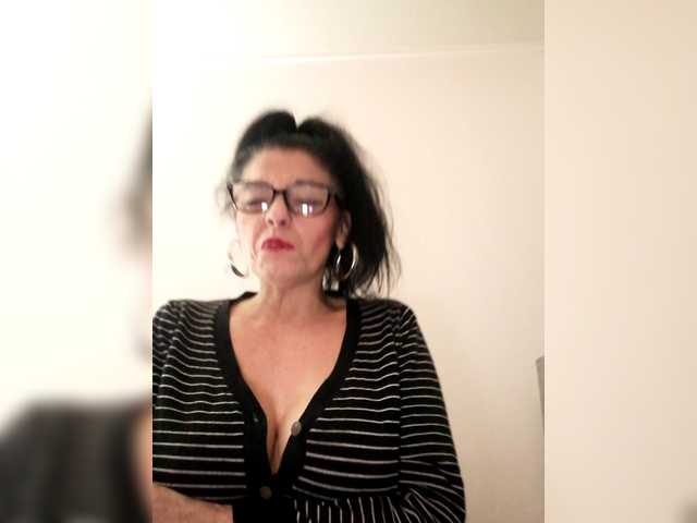 MaiteMilf live cam on BongaCams