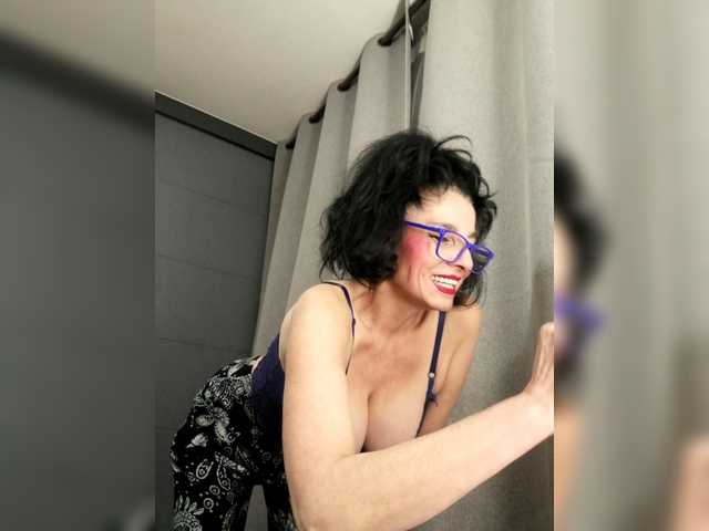 MaiteMilf live cam on BongaCams