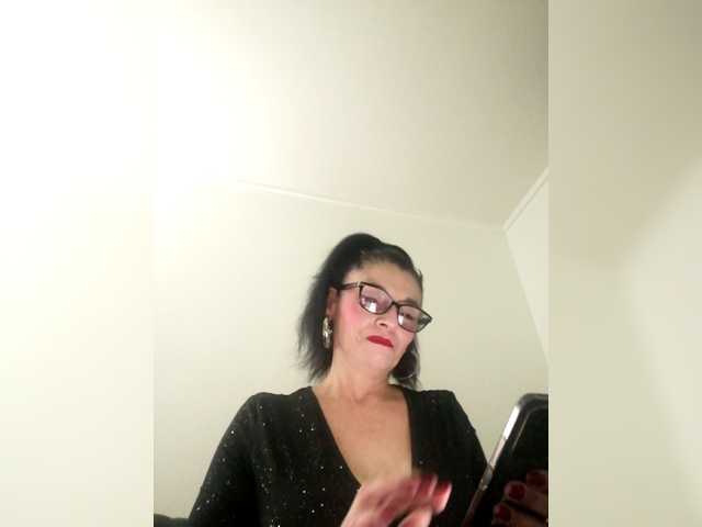 MaiteMilf live cam on BongaCams