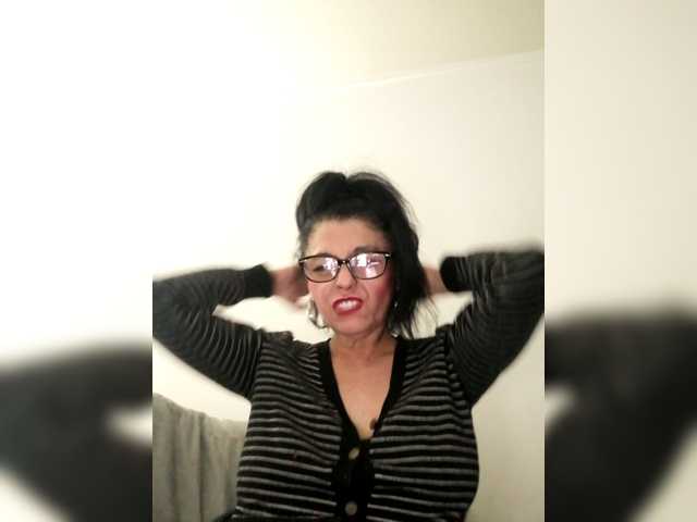 MaiteMilf live cam on BongaCams