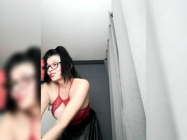 MaiteMilf live cam preview