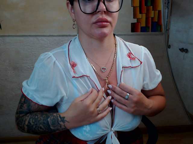 sweet-milla2 live cam