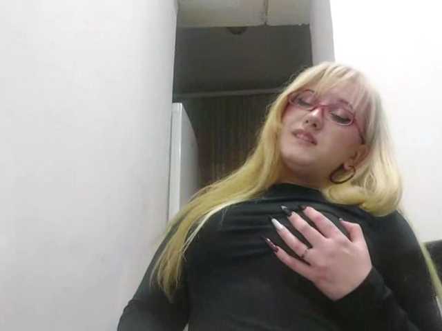 OdeliaPyeatt live cam on BongaCams