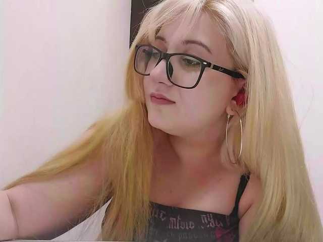OdeliaPyeatt live cam on BongaCams