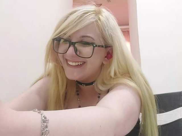 OdeliaPyeatt live cam on BongaCams