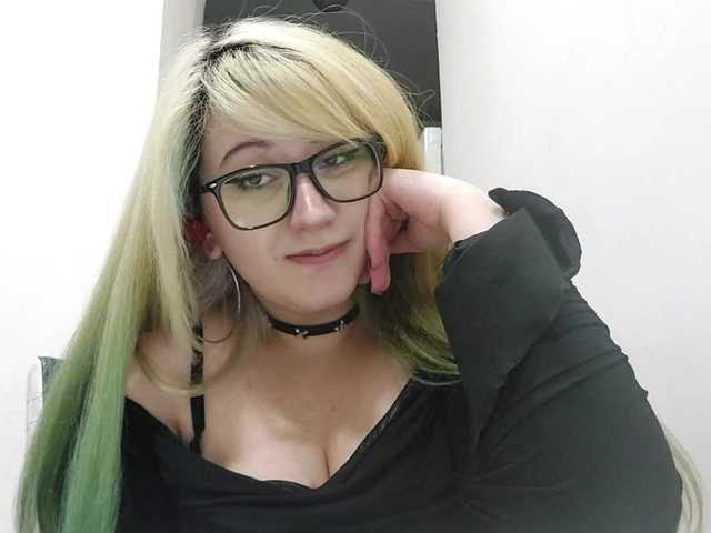 OdeliaPyeatt live cam on BongaCams
