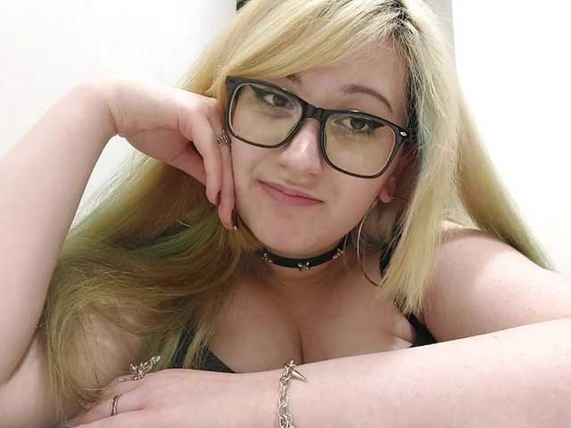 OdeliaPyeatt live cam on BongaCams