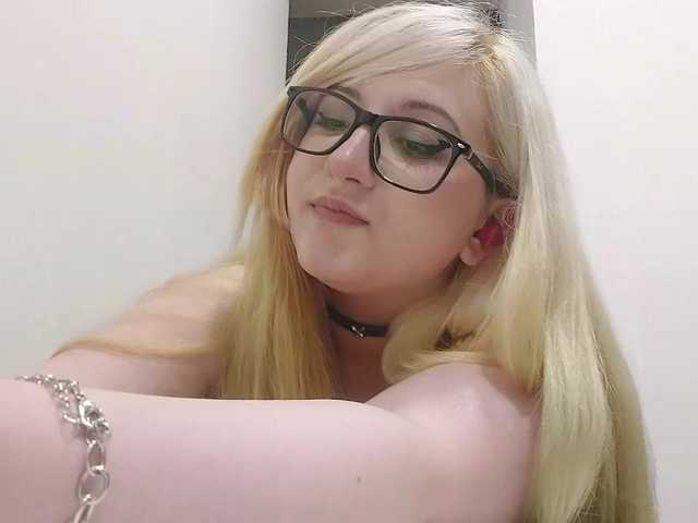 OdeliaPyeatt live cam on BongaCams
