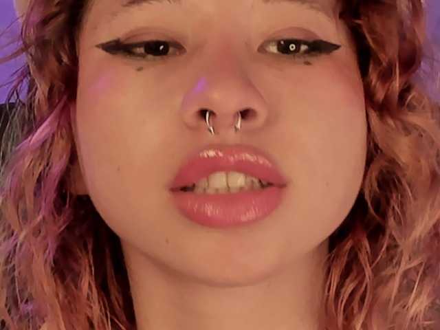 KittyGaang live cam on BongaCams