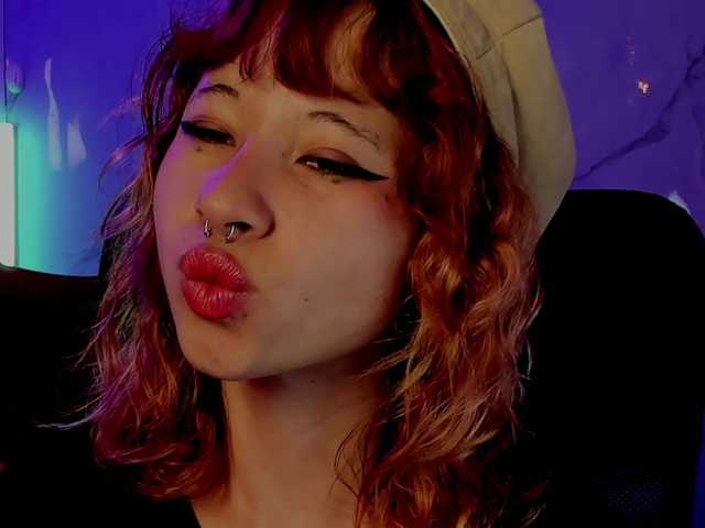 KittyGaang live cam on BongaCams