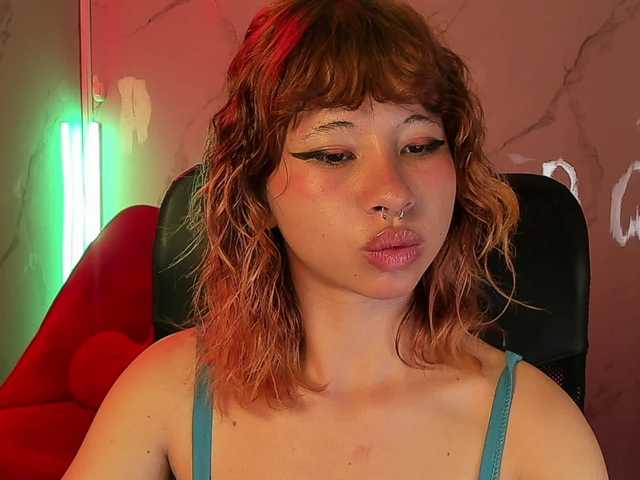 KittyGaang live cam on BongaCams
