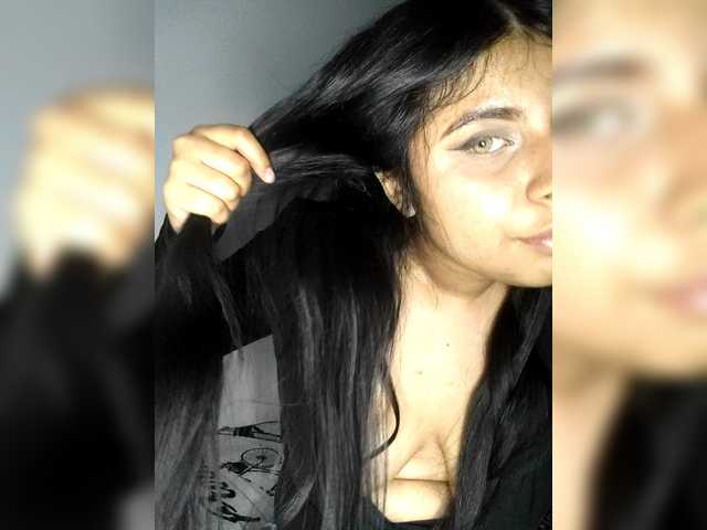 DanniValencia live cam on BongaCams
