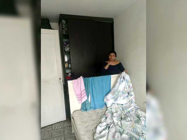 DanniValencia live cam on BongaCams