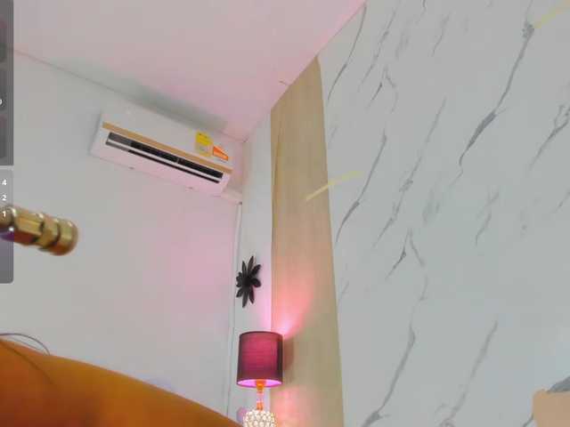 DanniValencia live cam on BongaCams