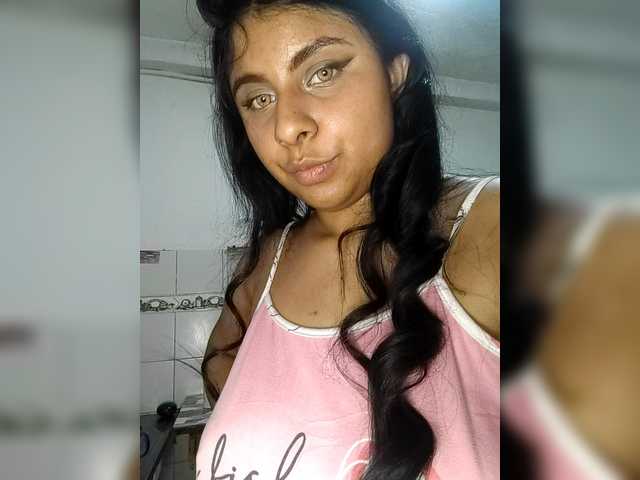 DanniValencia live cam on BongaCams