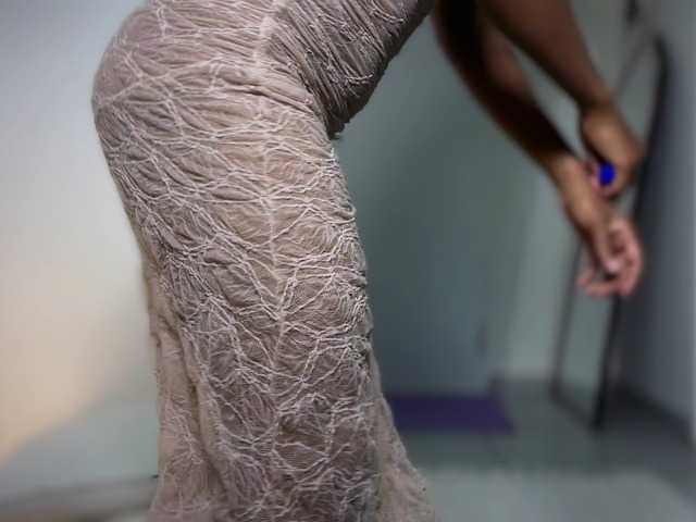 le modèle LunaJoCream est en webcam porno dans un show sur le site bongacams, il possède les tags suivants: Ebony,Brunette,Shaved