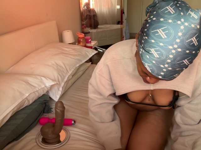 LunaJoCream live webcam show