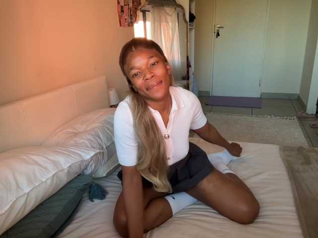 LunaJoCream live cam on BongaCams
