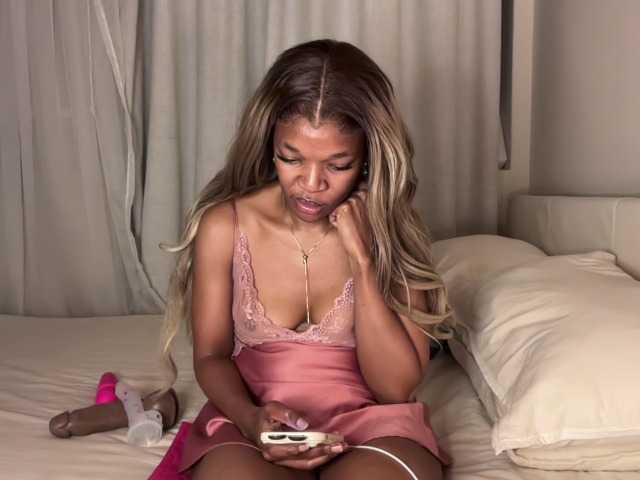 LunaJoCream live cam on BongaCams