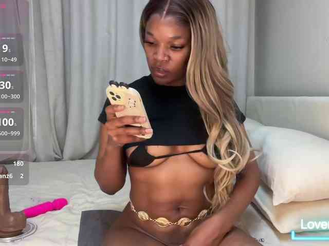 LunaJoCream webcam