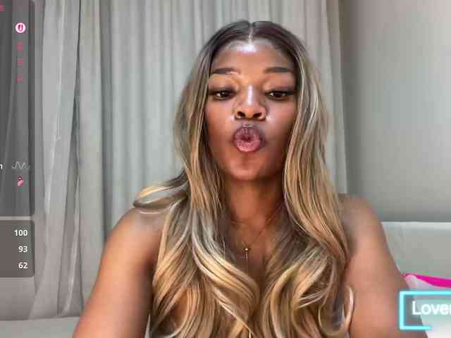 LunaJoCream webcam