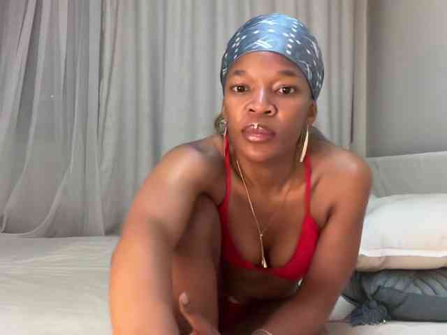 LunaJoCream webcam